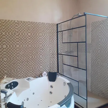 Domaine-de-la-borde A Epernay לינה וארוחת בוקר Mardeuil